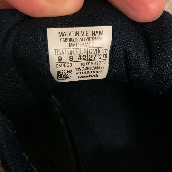 Reebok Sneakers - Size 9 - Picture 4 of 5